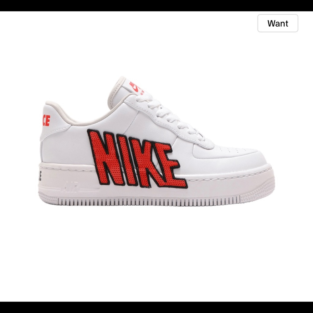 Nike AF1 Force is Female shoes